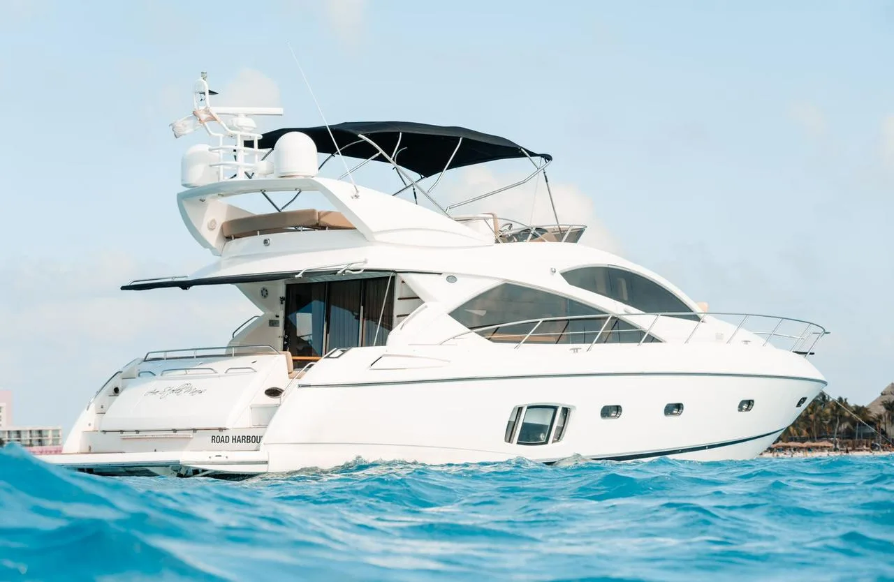 Azimut 64, foto 13