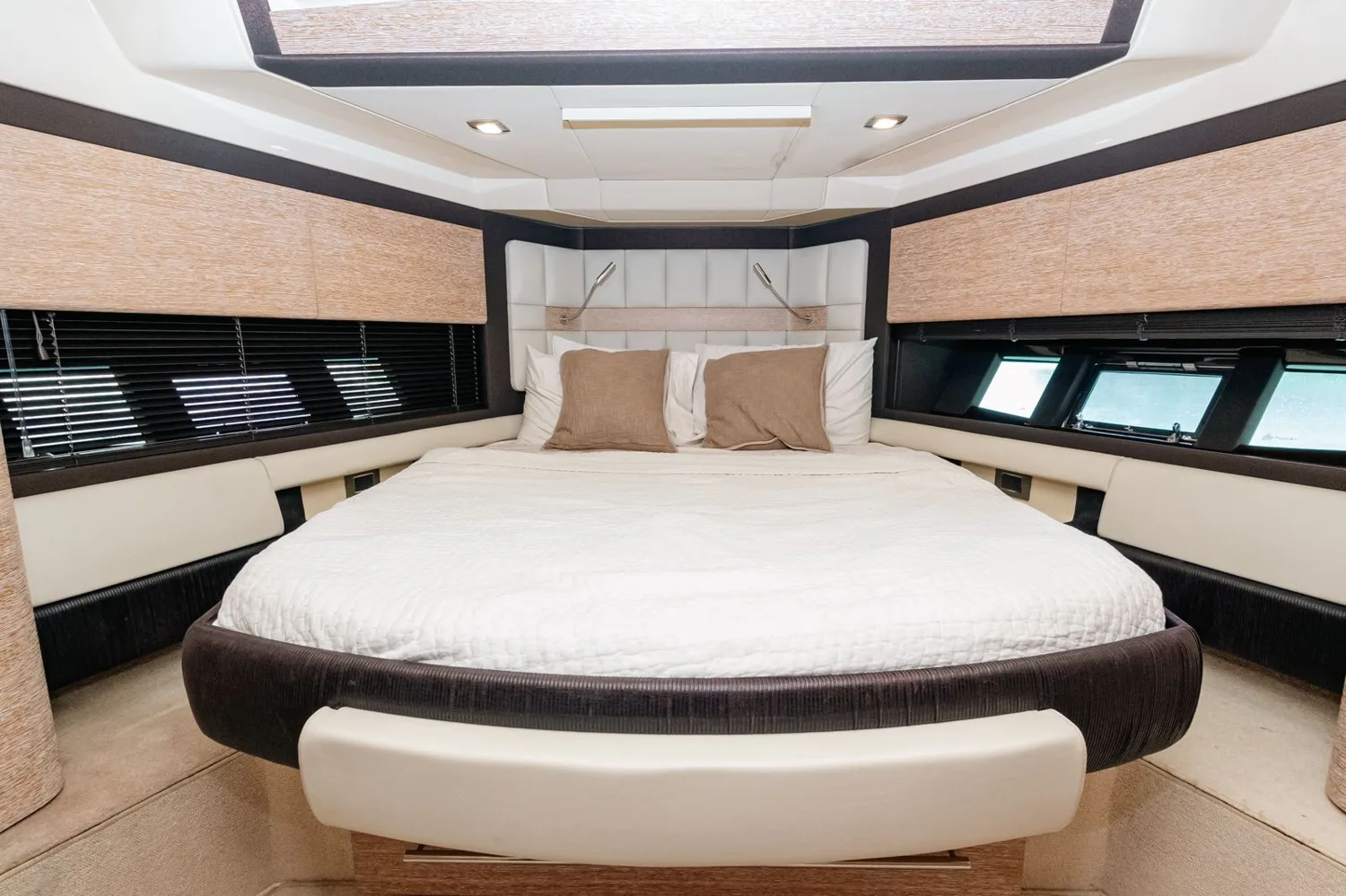 Azimut 65, foto 14