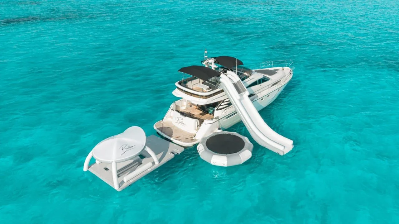 Fairline 70: barco del catálogo de Cancún Yates
