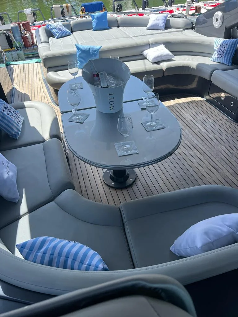 Pershing 63, foto 11
