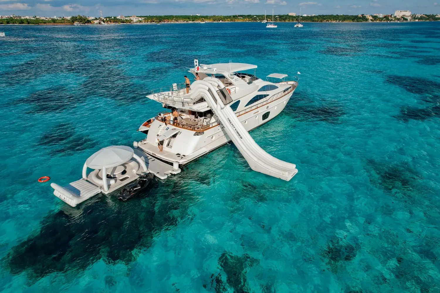 Azimut 85, foto 2