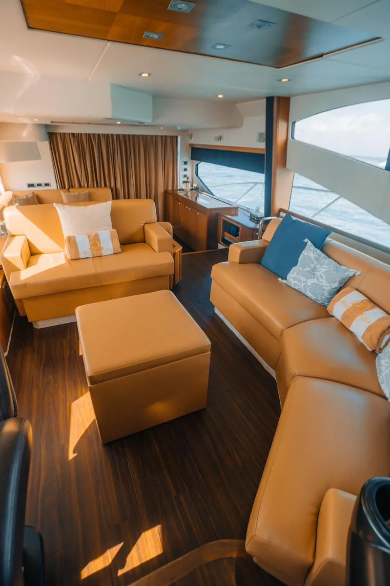 Azimut 64, foto 8