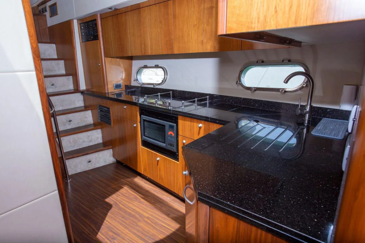 Azimut 64, foto 9