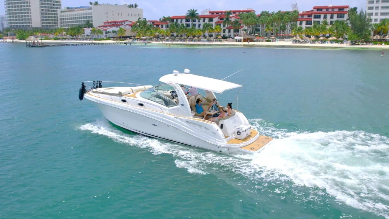 Sea Ray 38 Sundancer, foto 2