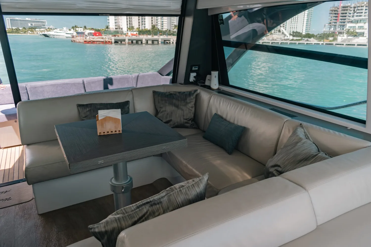 Pershing 56, foto 13