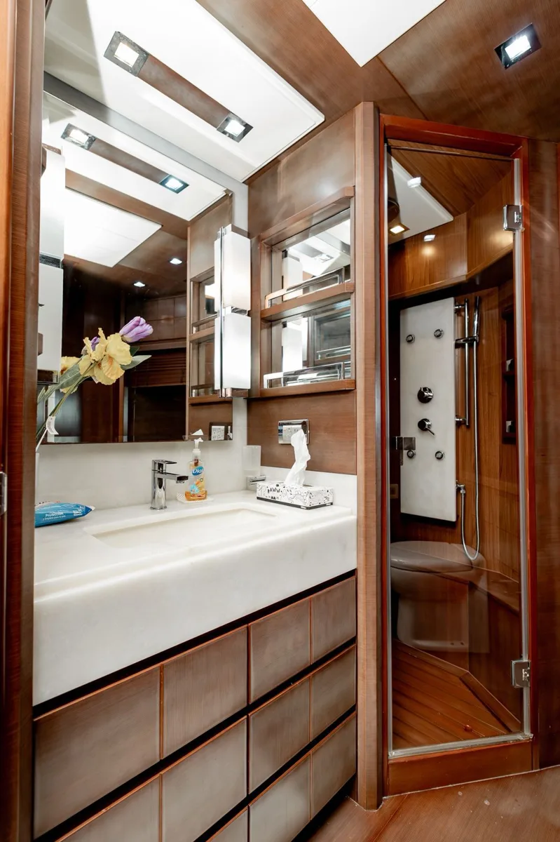 Azimut 100, foto 11