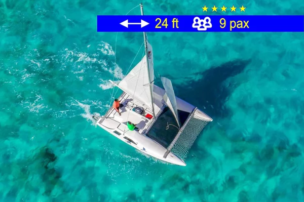 25.Small Family Catamaran Cancun 24 ft / 9 pax