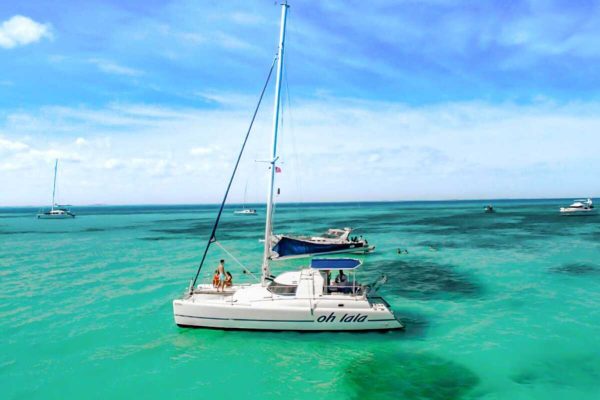26.Catamaran for Private Tours 37 ft / 25 pax - Image 3