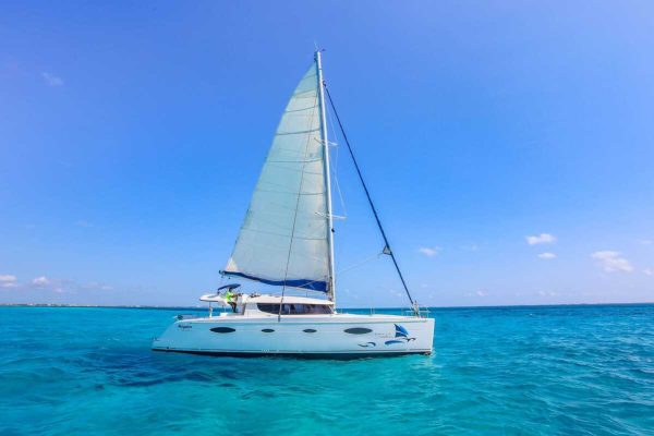 17.Catamaran Tours Deluxe Cancun 50 ft / 40 pax - Image 7