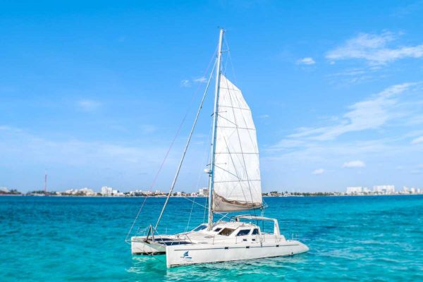 20.Catamaran Tours Explorer Cancun 44 ft / 35 pax - Image 3