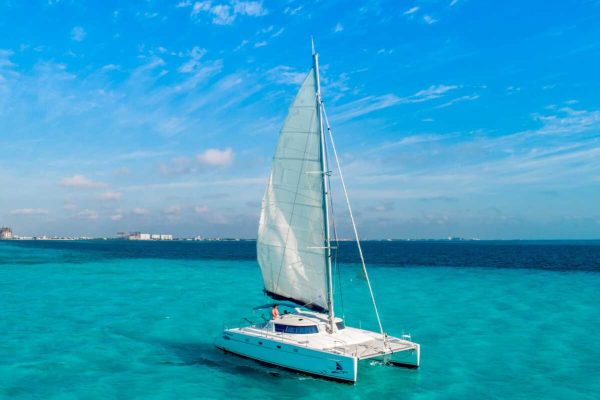 21.Catamaran Group Tours Cancun 43 ft / 35 pax - Image 5