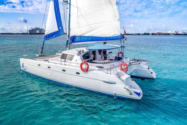 22.Catamaran Group Tours II Cancun 43 ft / 35 pax - Image 7