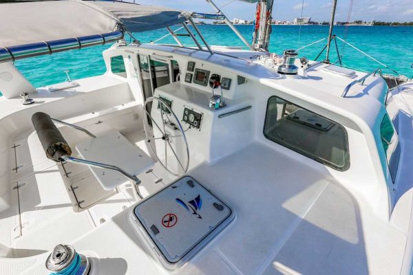 20.Catamaran Tours Explorer Cancun 44 ft / 35 pax - Image 4