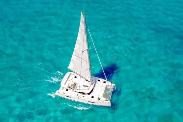 11.Private Tours VIP Catamaran 47 ft / 25 pax - Image 9