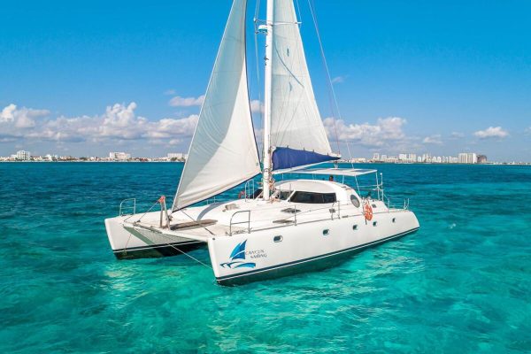 19.Catamaran Tours Manta Cancun 46 ft / 40 pax - Image 5