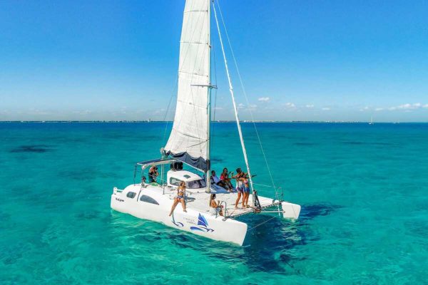 24.Catamaran for Small Groups Cancun 32 ft / 13 pax - Image 7
