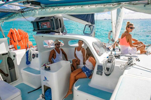 24.Catamaran for Small Groups Cancun 32 ft / 13 pax - Image 2