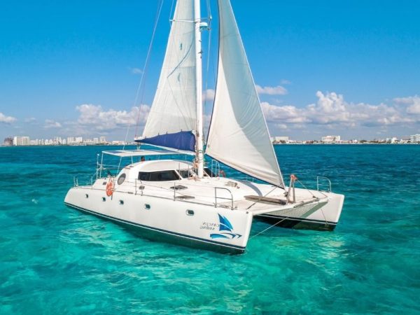 19.Catamaran Tours Manta Cancun 46 ft / 40 pax - Image 6