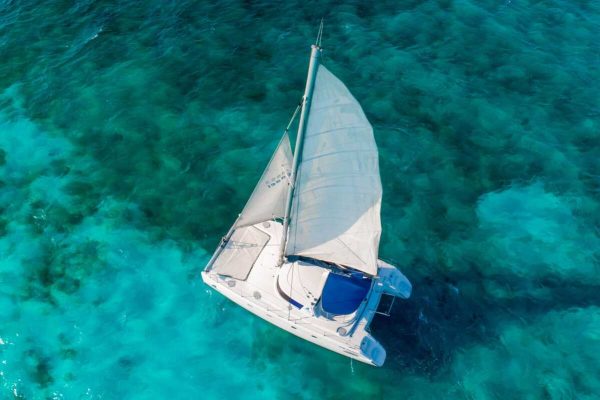 21.Catamaran Group Tours Cancun 43 ft / 35 pax - Image 8