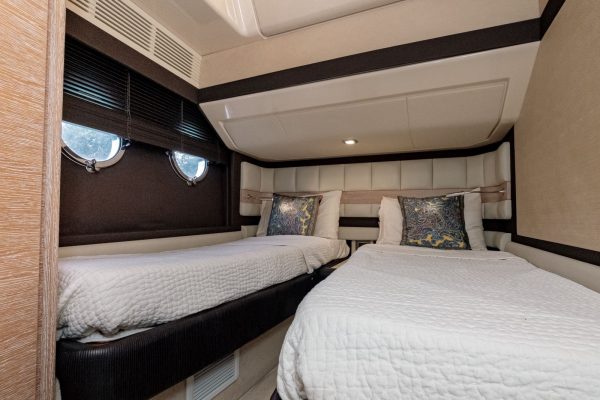 23. AZIMUT 65 FT - Image 12