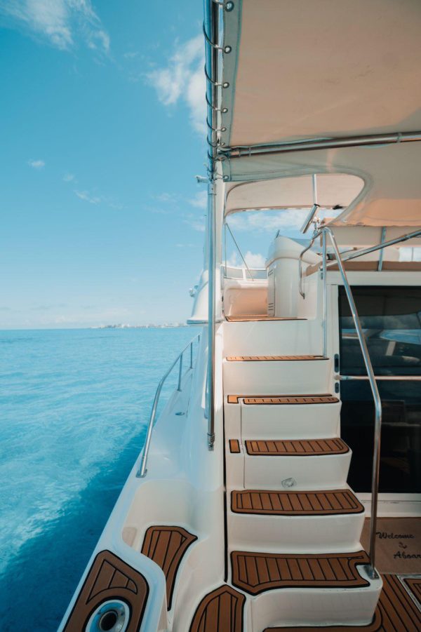 21. SEARAY Flybridge 55ft - Image 10