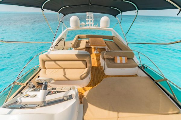 35. AZIMUT 64FT - Image 17