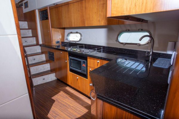 35. AZIMUT 64FT - Image 9