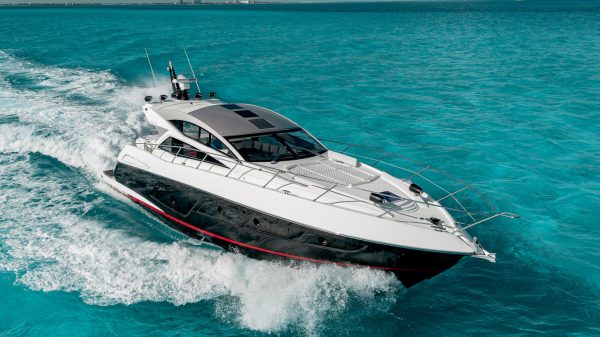 29. SUNSEEKER PREDATOR 60 FT